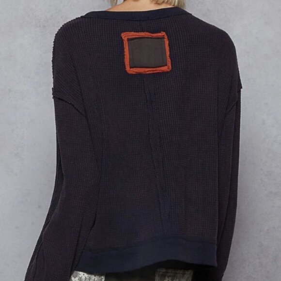 POL NAVY PEACE SIGN APPLIQUE THERMAL TOP - Picture 3 of 7